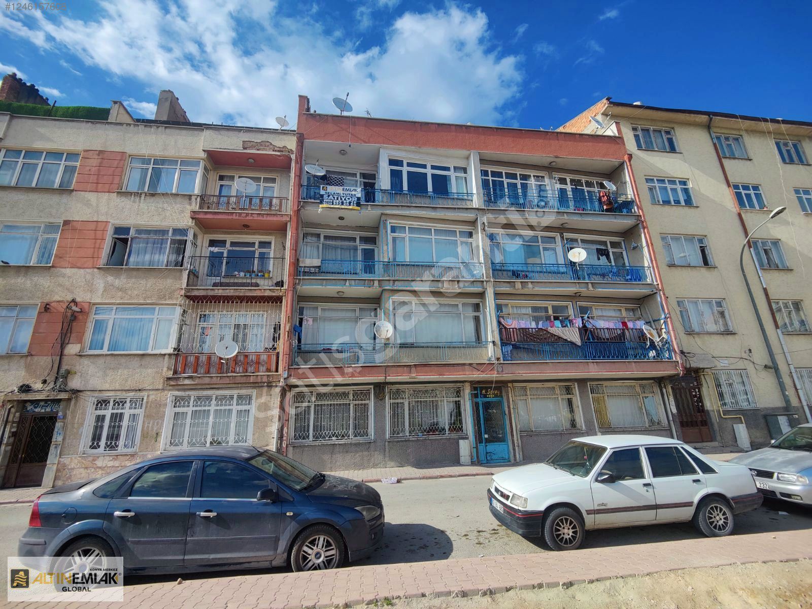 Şemsi Tebrizi mahallesi Şems katlı otopark karşısı 3+1 Daire