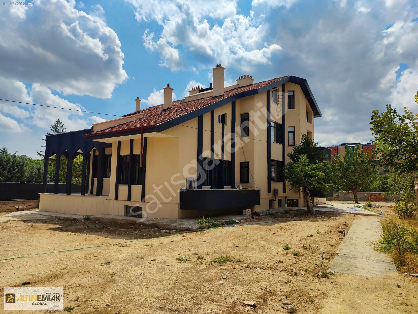 Meram Yaka da 1710m2 Arsa da 18+2 ikiz Villa