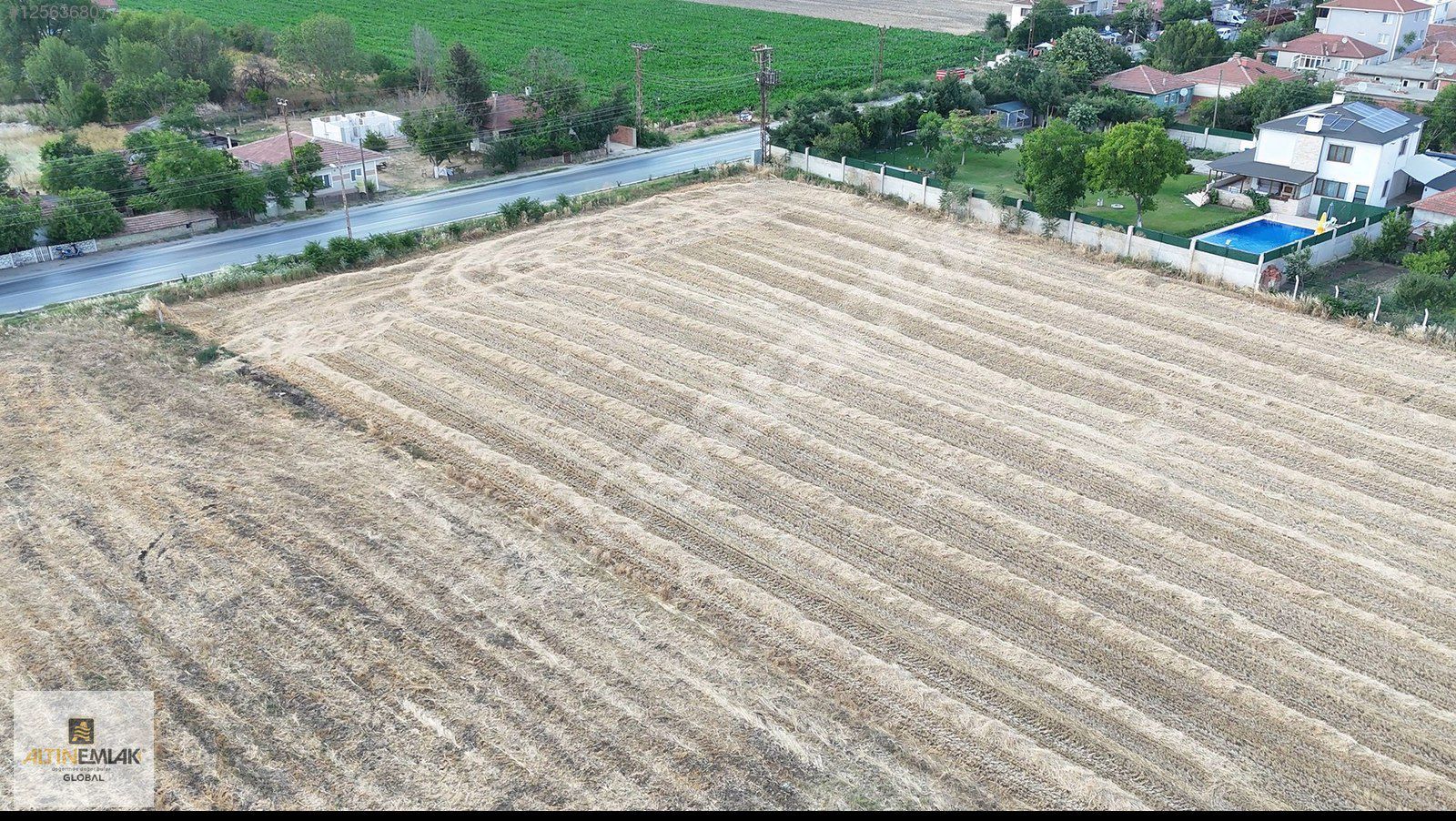 LÜLEBURGAZ TURGUTBEY KÖYÜNDE CADDE ÜZERİNDE SATILIK ARSA