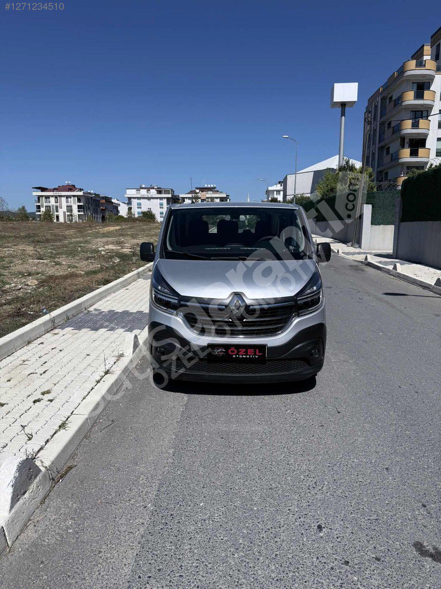 ÖZEL'DEN HATASIZ BOYASIZ DEĞİŞENSİZ RENAULT TRAFİC