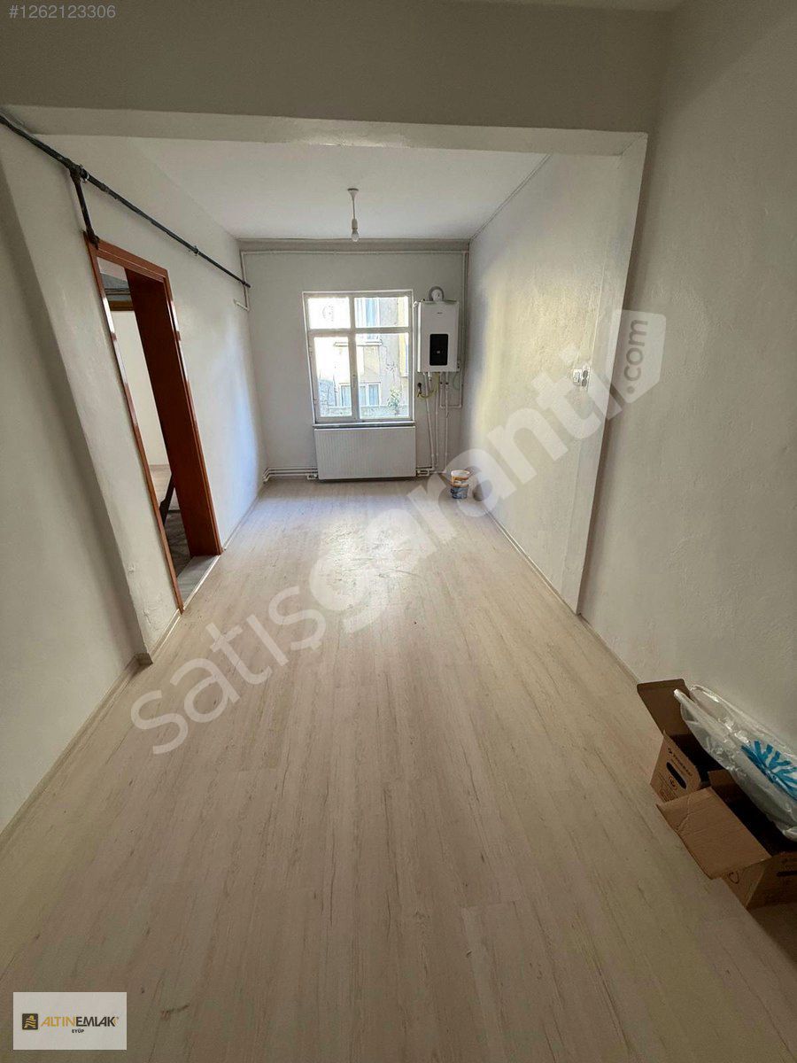 EYÜPSULTAN TOPÇULAR MAHALLESİNDE KİRALIK DAİRE