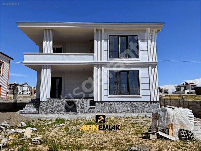 ALTIN EMLAK'TAN MOLLAKASIM'DA SATILIK 4+1 VİLLA