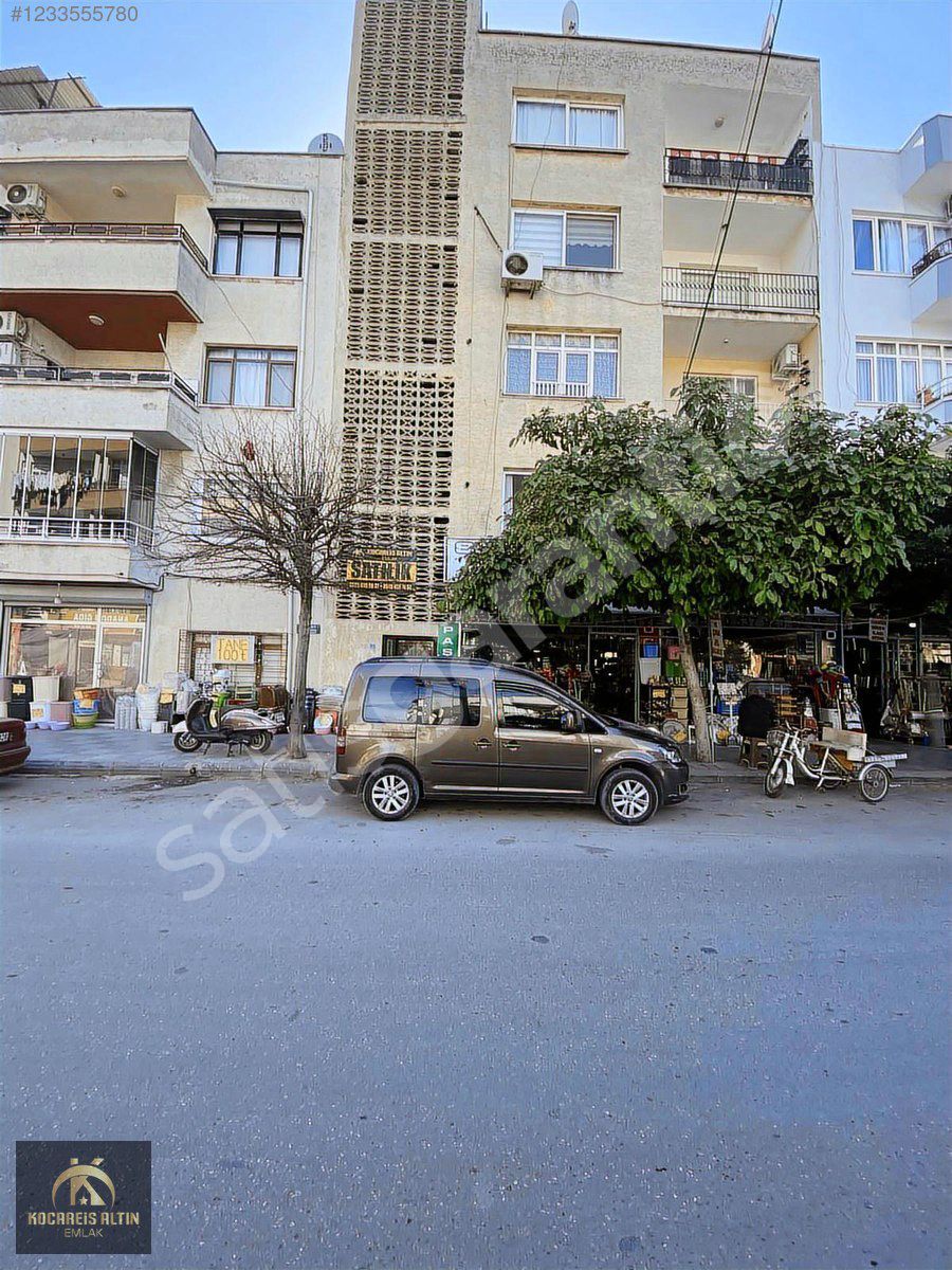 Sağlık mahallesi cadde üstü 3 + 1 ev.140m2