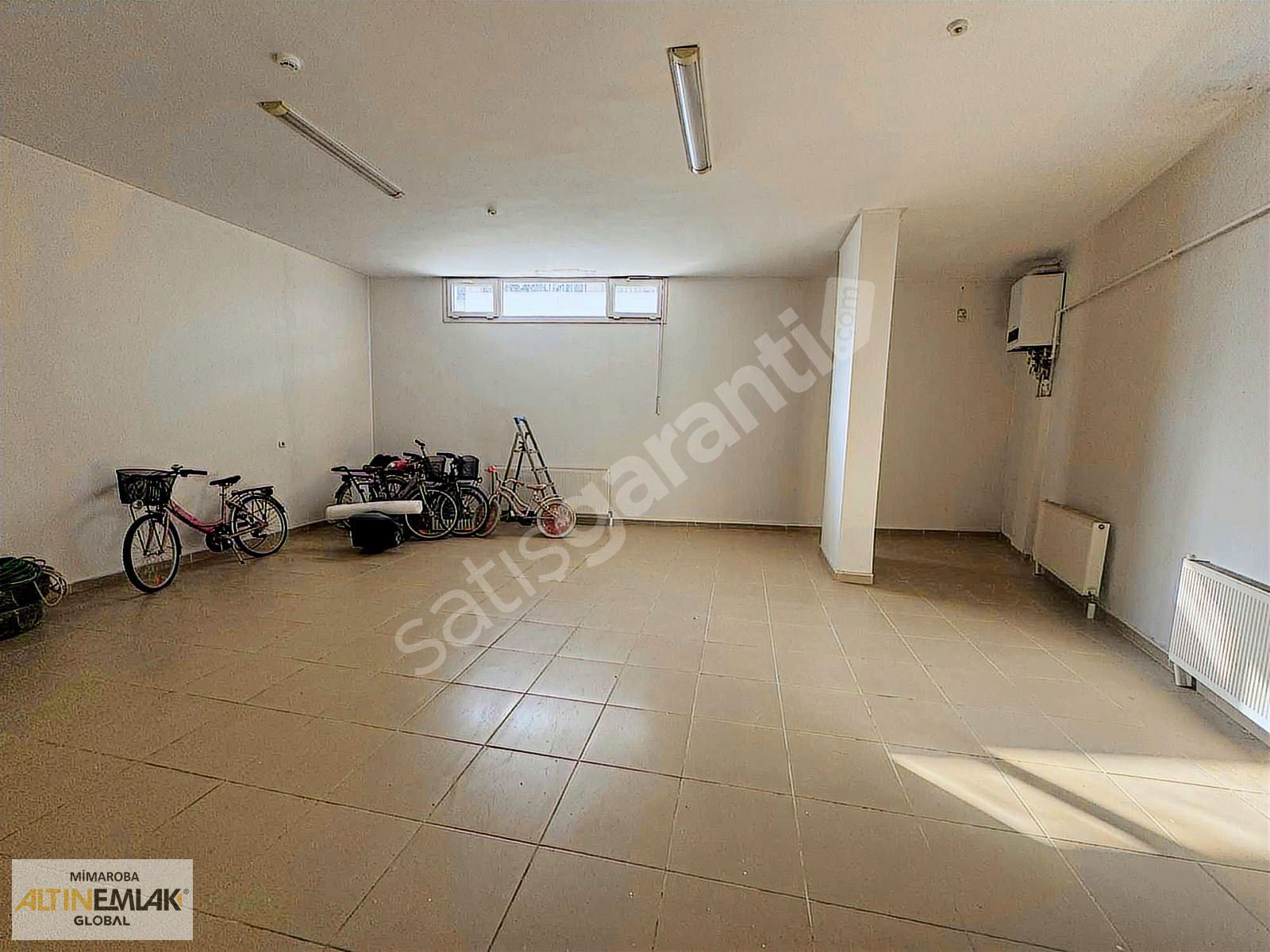 Büyükçekmece mimaroba merkez de 3.30 yükseklik kiralık depo