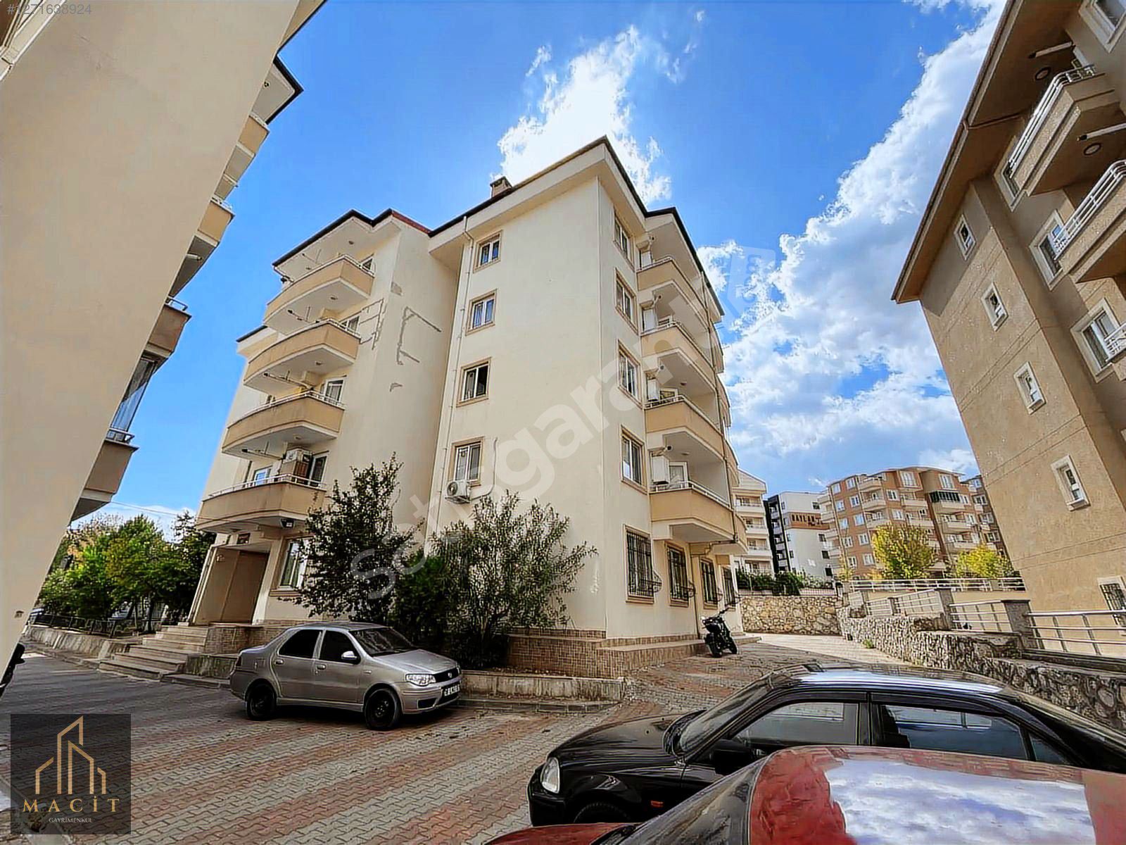 MACİT'DEN GÖRÜKLE MERKEZİ KONUMDA 1+1 EŞYALI KİRALIK DAİRE