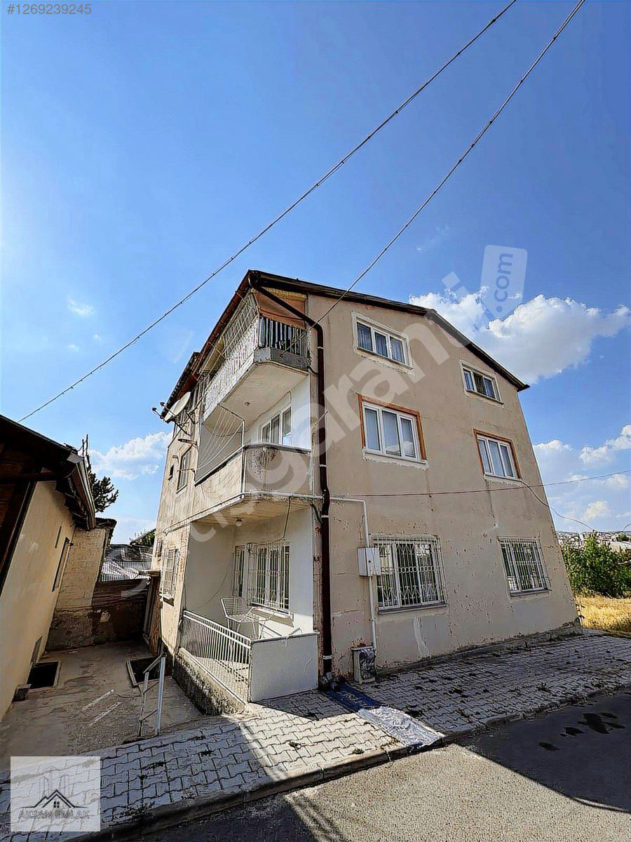 AKSAN EMLAK'TAN GÜLTEPE MAH. ÜÇ KATLI FIRSAT BİNA!