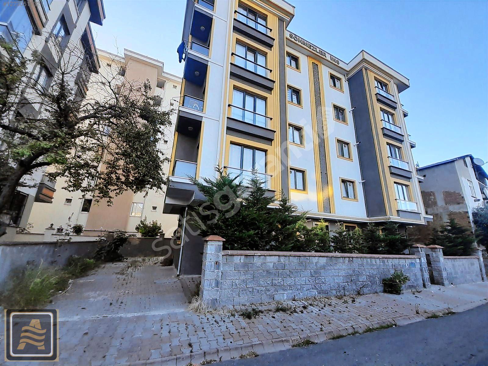 METROYA AVM YE YÜRÜME İSKANLI OTOPARKLI ARA KAT SATILIK 2+1