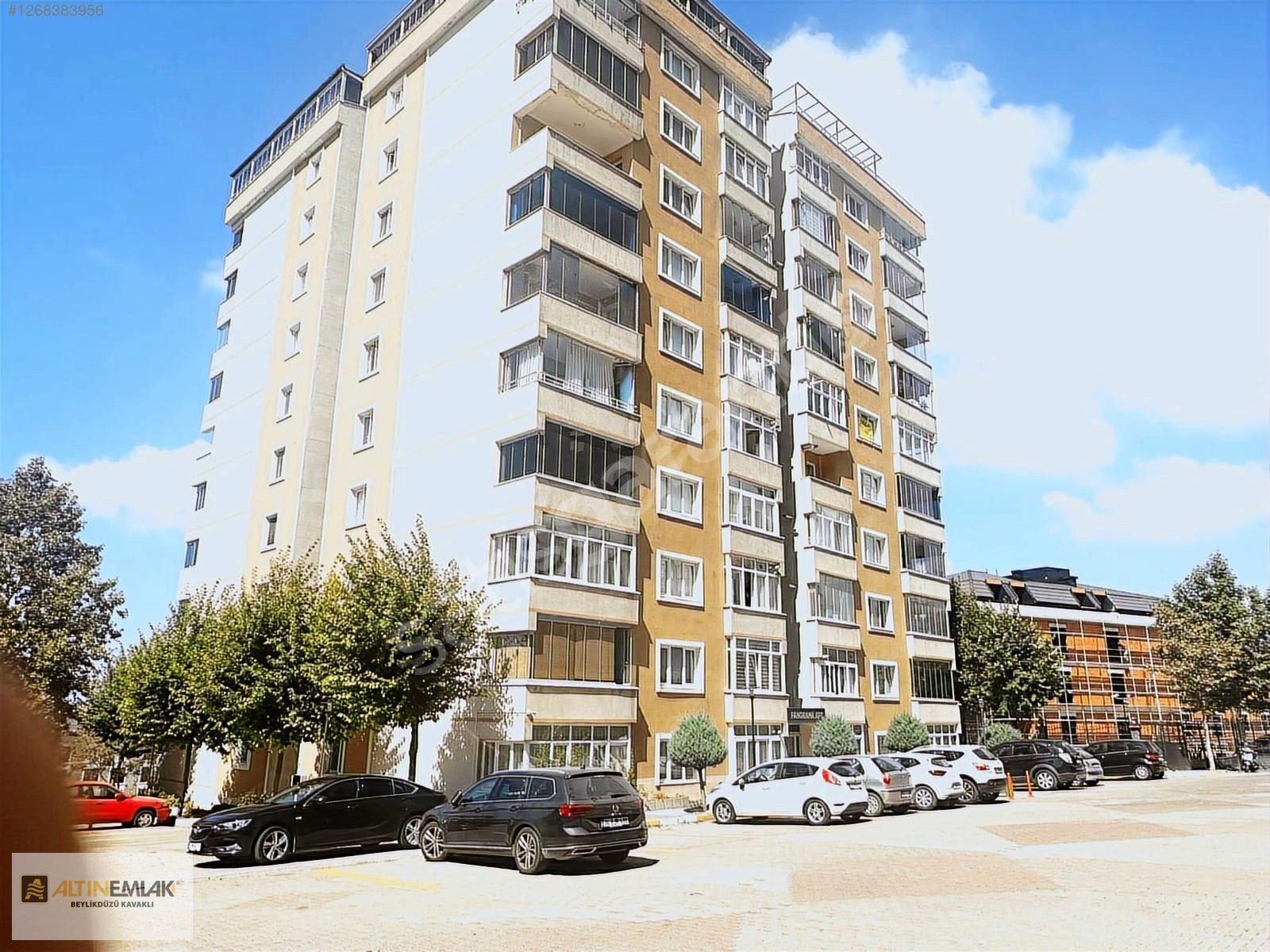 BEYLİKDÜZÜ KAVAKLIKENT SİTESİNDE KİRALIK 3+1 160 M2 DAİRE