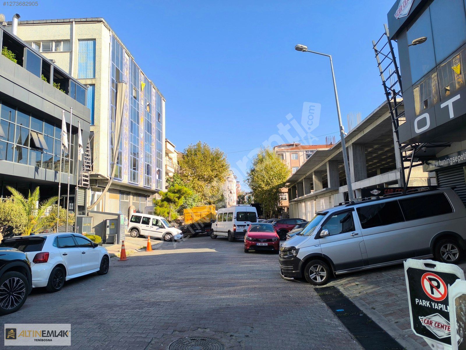 YENİBOSNA MERKEZ MAHALLESİNDE KİRALIK 450 M2 İŞYERİ