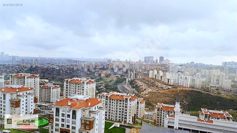 Bahçeşehir Vaditepe 3.Bölge Satılık Manzaralı 3+1 Daire