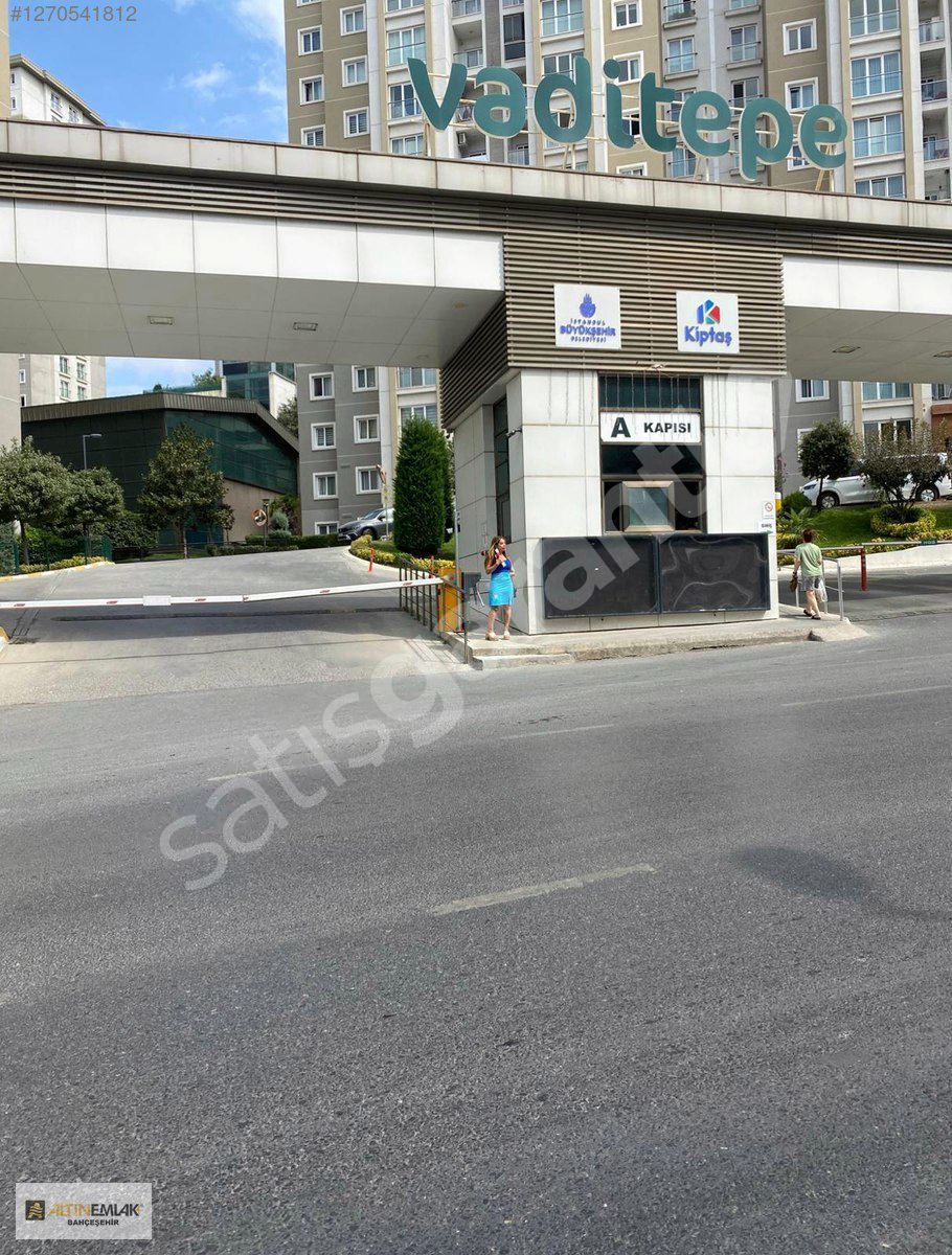 BAHÇEŞEHİR VADİTEPE KISA KAT BOYALI TEMİZ 2+1 KİRALIK DAİRE