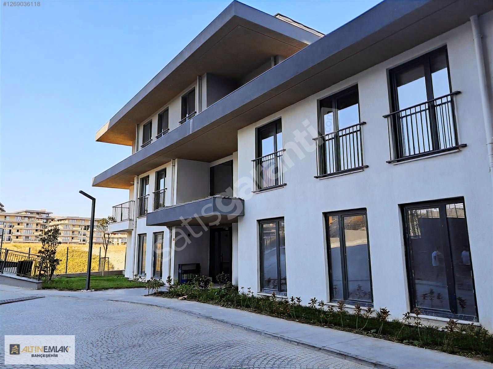 BAHÇEŞEHİR EMLAK KONUT VADI 1 SITESI SATILIK 4+1 DUBLEKS DAIRE