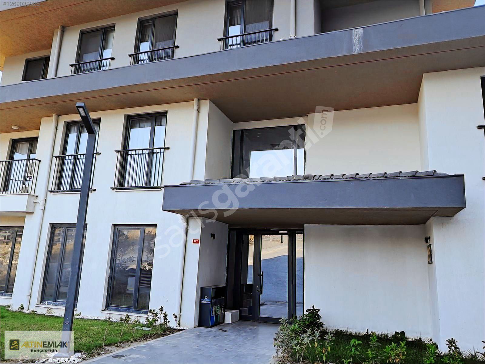 BAHÇEŞEHİR EMLAK KONUT VADİ 1 EVLERI SATILIK 2+1 DAIRE