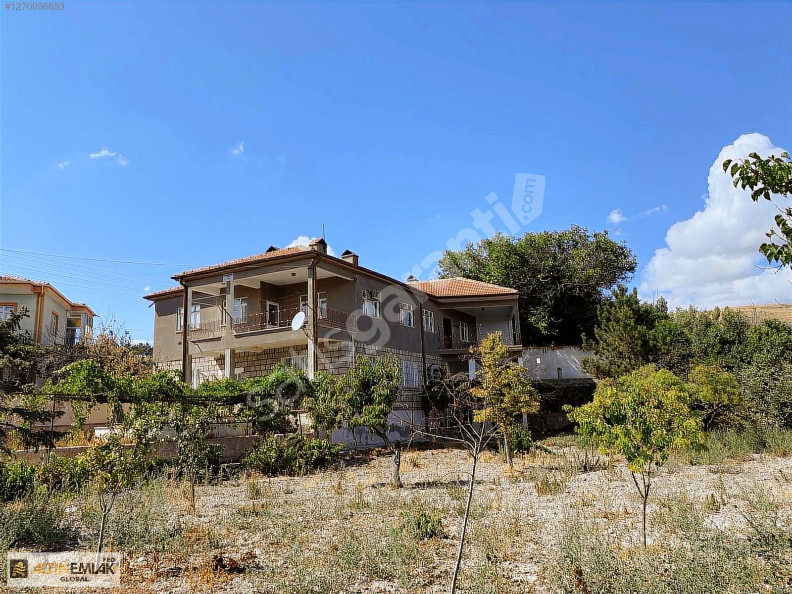 ŞEHİR MERKEZİ YAKIN YAZ KIŞ OTURULABİLİR SATILIK MÜSTAKİL VİLLA