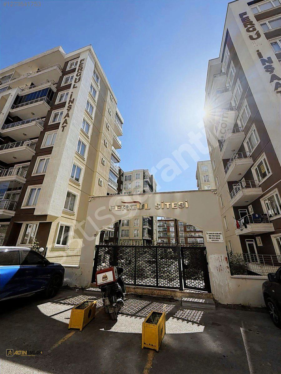 ALTIN EMLAK'TAN İKİ NİSAN FERĞÜL SITESIN'DE 4+1 SATILIK