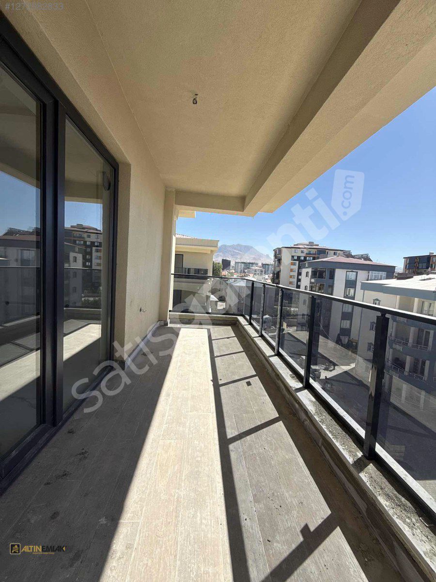 Terzioğlunda 2+1 Lüks Daire | Geniş Balkon Yerden Isıtma