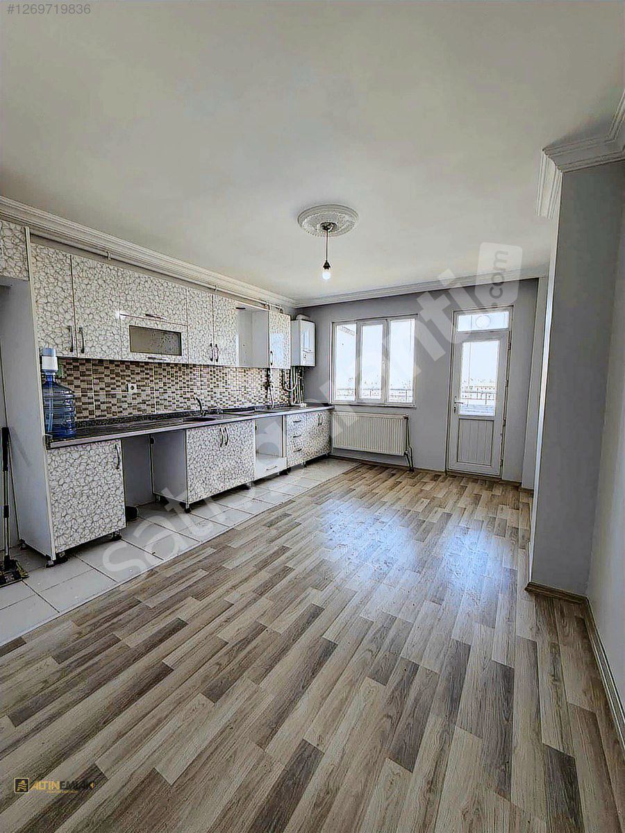 ALTIN EMLAK'TAN YAŞAM EVLERIN'DE 4+1 DAİRE KIRALIK'TIR