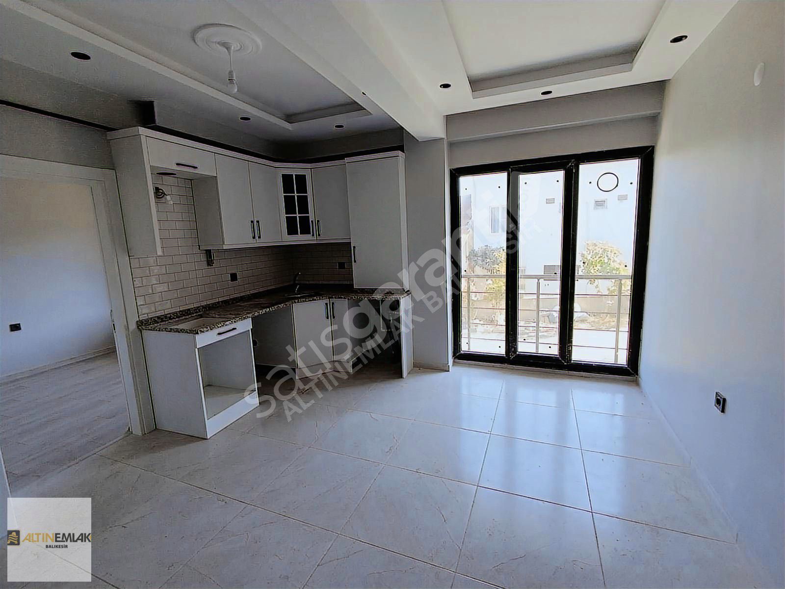 BALIKESİR MERKEZDE SIFIR 1+1 EŞYALI KİRALIK DAİRE