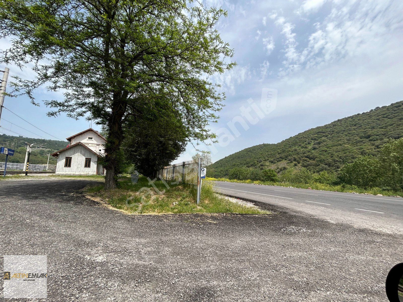 Balıkesir ALTIEYLÜL ÇUKURHÜSEYİN Mh. SATILIK ARSA