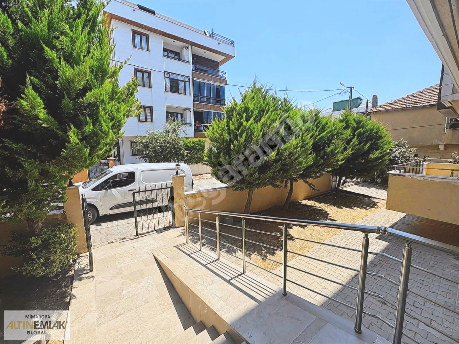 BÜYÜKÇEKMECE KUMBURGAZ'DA SATILIK TEMİZ 2+1 DAİRE