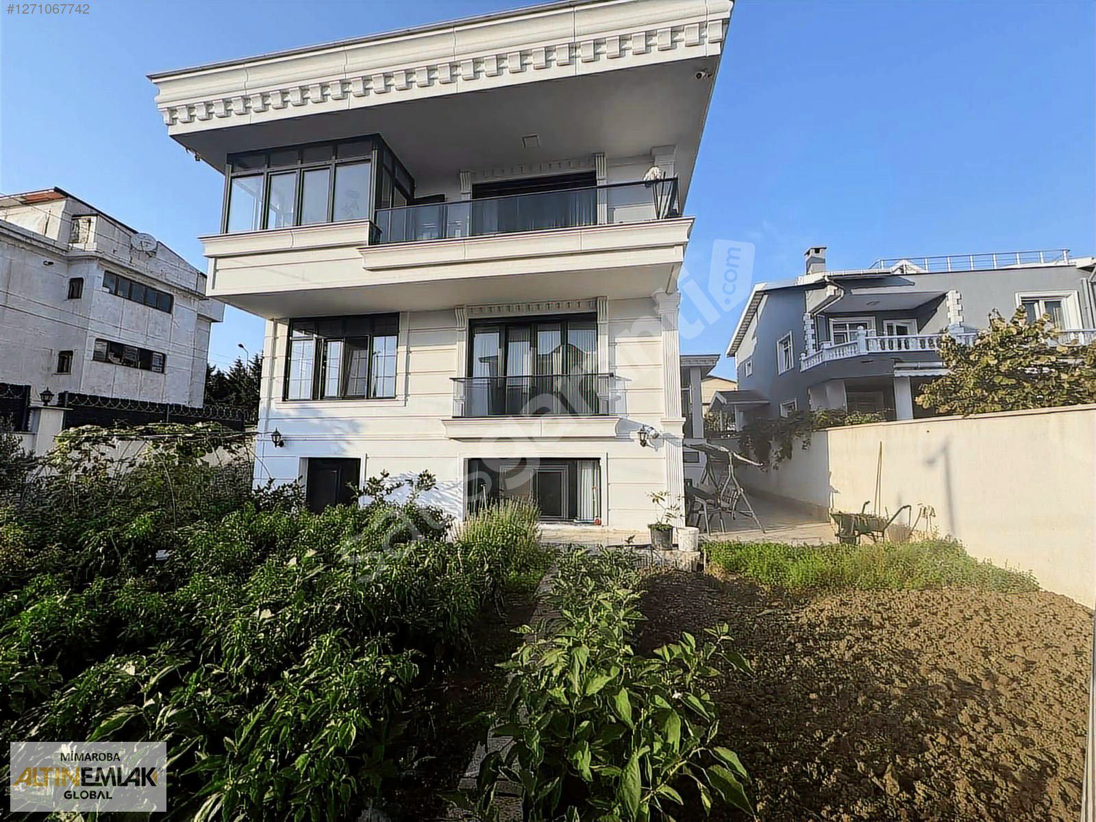 Güzelce'de 3 Katlı Müstakil Bina'da Giriş kat Kiralık Daire 3+1
