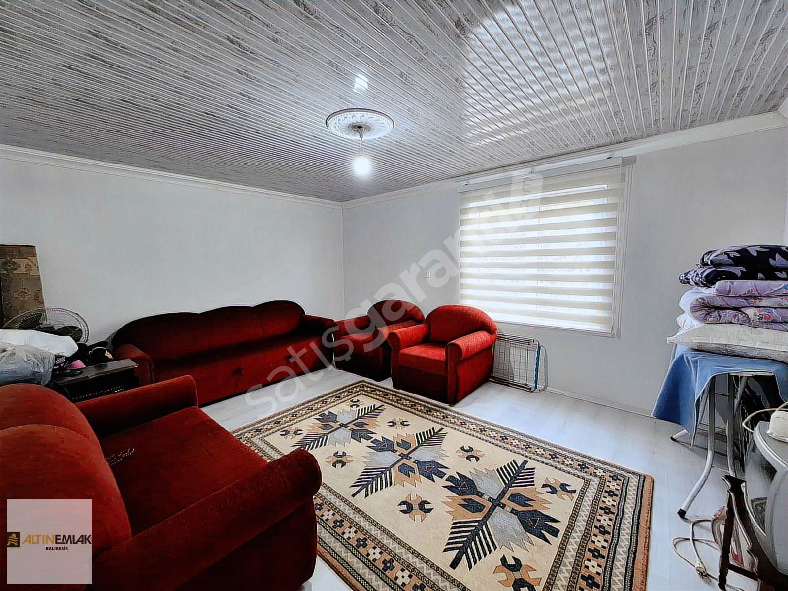 Satılık Köy Evi ve Arsası