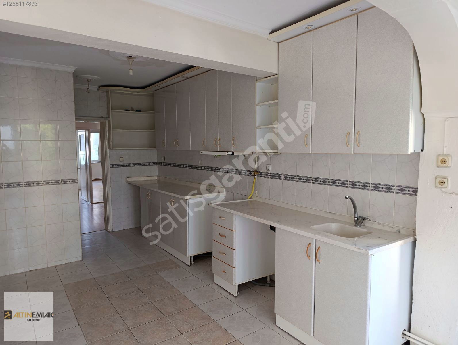 BALIKESİR ALTIEYLÜL GÜMÜŞÇEŞME MAHALLESİ'NDE 3+1 KİRALIK DAİRE
