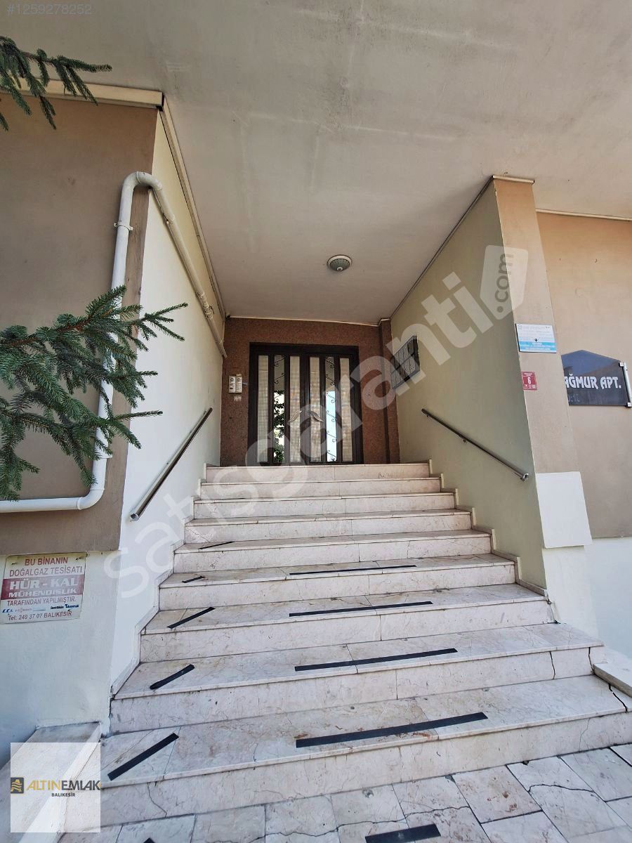 Balıkesir Bahçelievler de 3+1 Arakat Kombili KİRALIK Daire