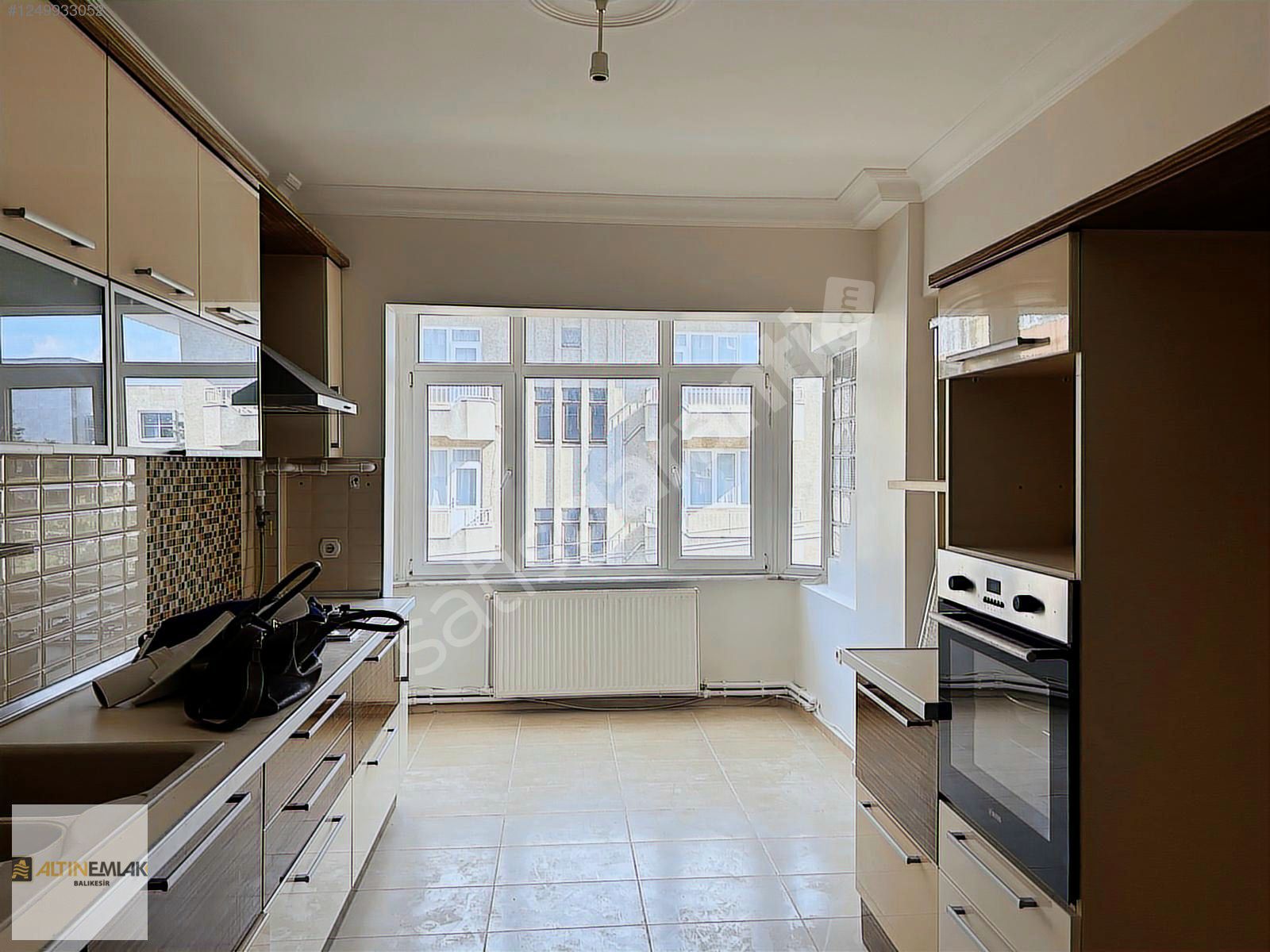 Atatürk mh 52 Evlerde Geniş Kombili Kiralık Arakat Daire