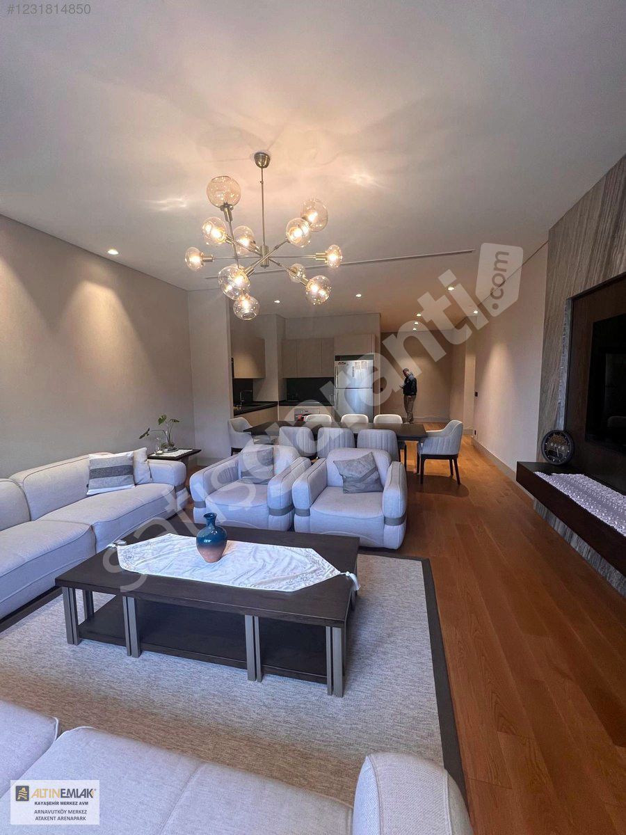Tema 2'de 8+1 350 m2 Eşyalı Satılık Müstakil Villa