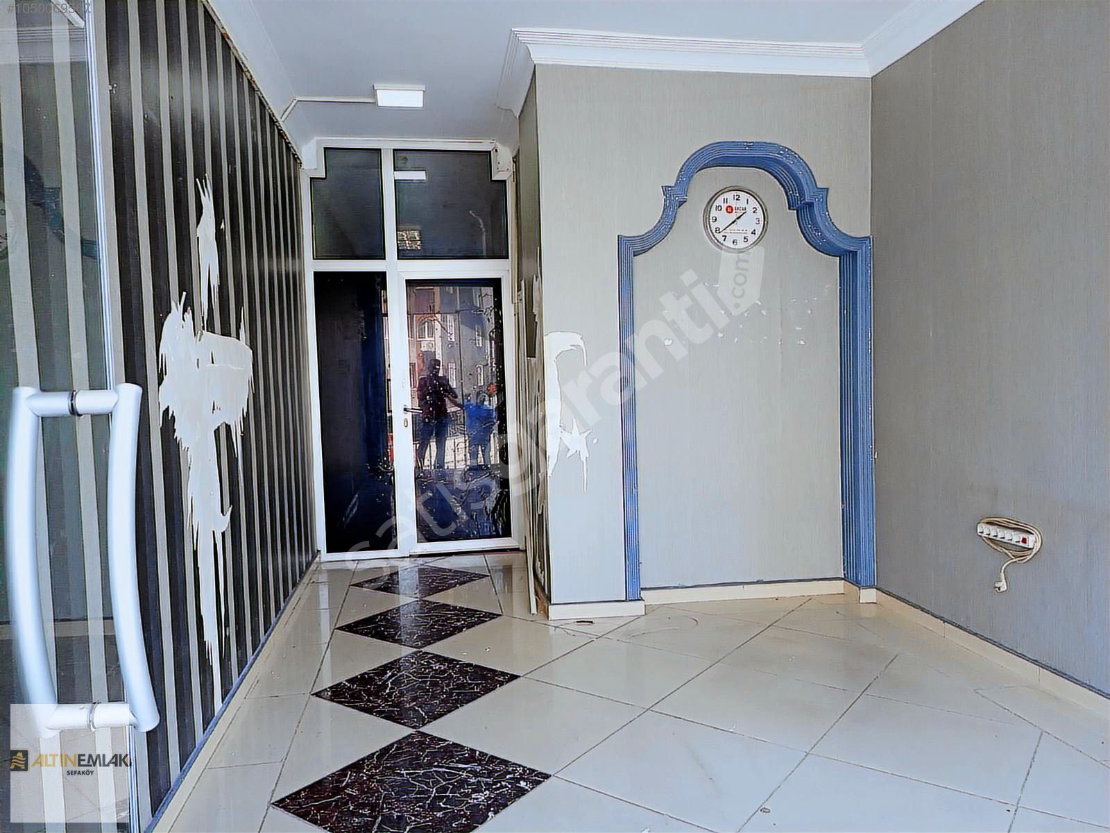 Sefaköy Merkezde Kiralık Dükkan 1+1,Cadde Üzeri,Lavabo,Mutfak !!