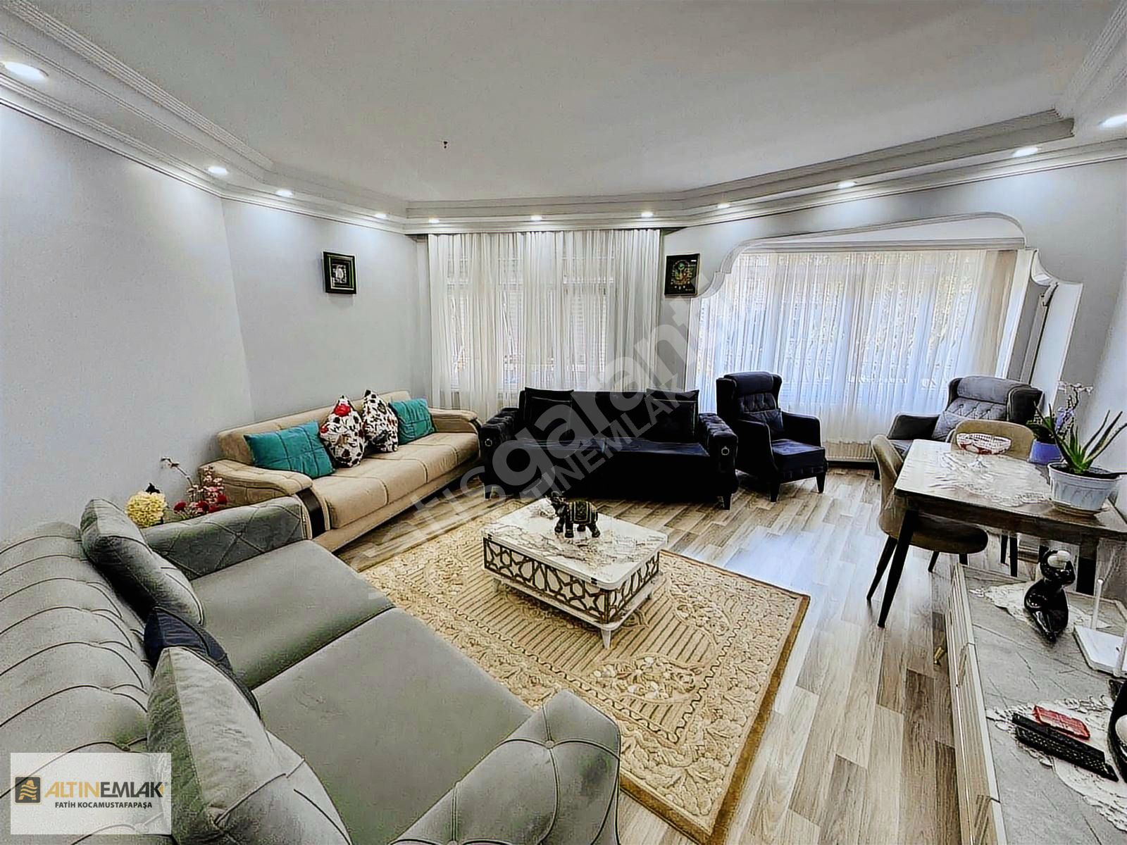 Altın Emlak' tan Sümbülefendi Mah Giriş Katı 3+1 Daire