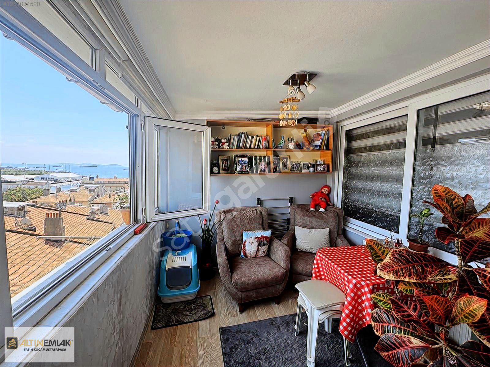 ALTINEMLAKTAN KOCAMUSTAFAPAŞADA DENİZ MANZARALI 2+1 DAİRE