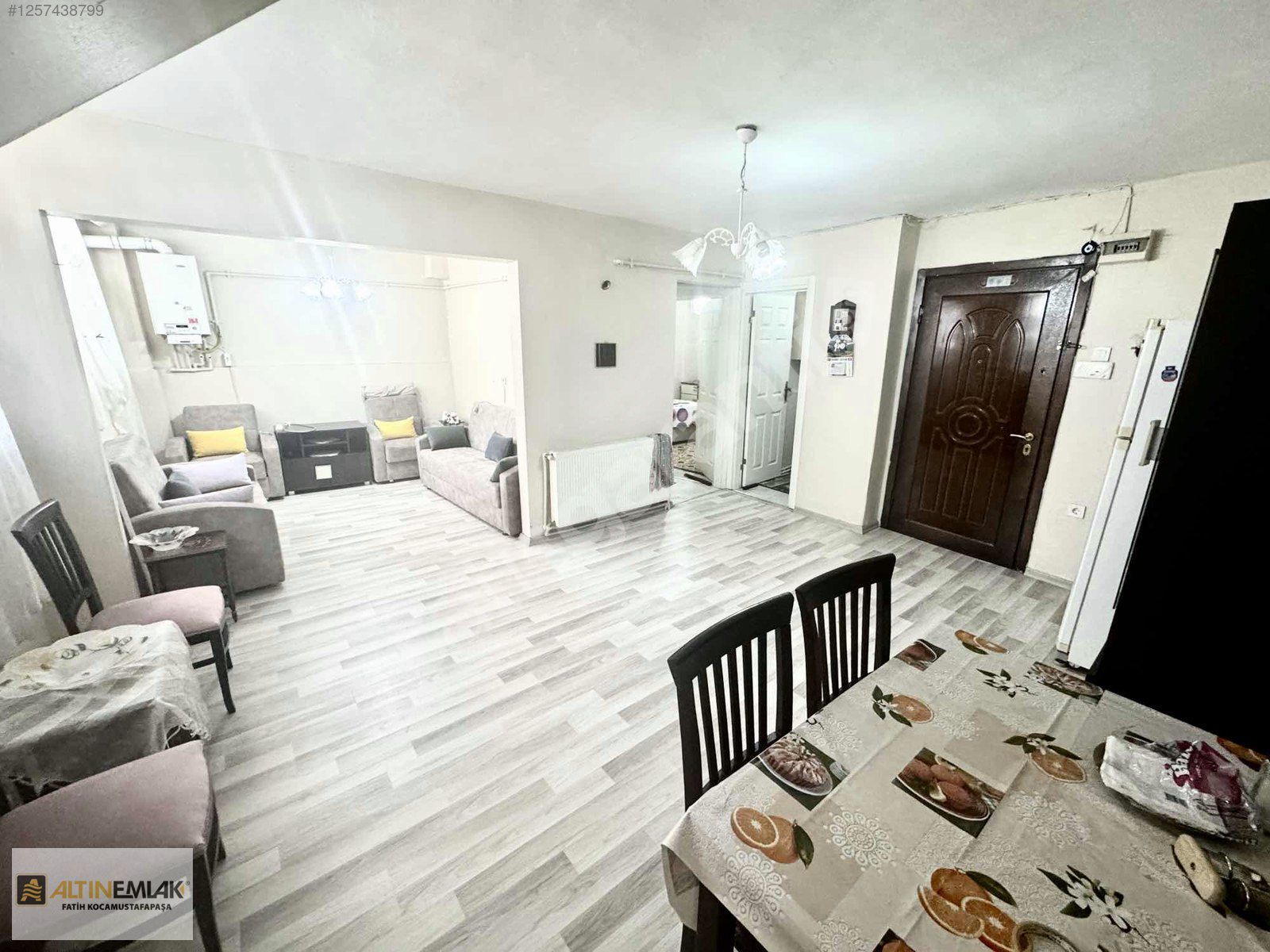 ALTIN EMLAK'TAN PAŞA'DA GENİŞ 1+1 SATILIK DAİRE