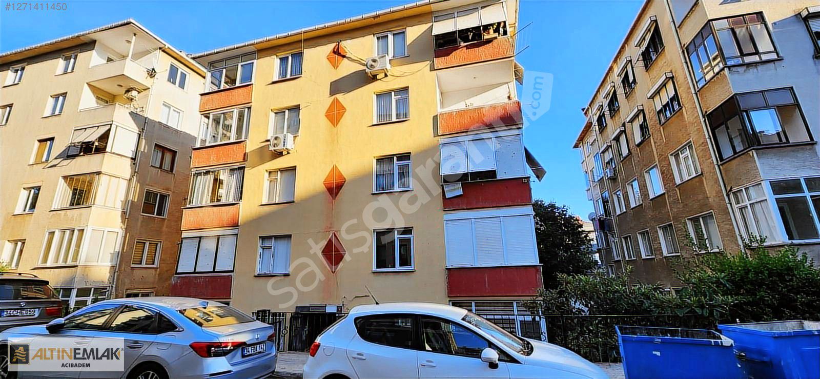 ACIBADEM YAPRAK SOKAKTA,ARAKATTA,3.5+1,90M2 BALKONLU