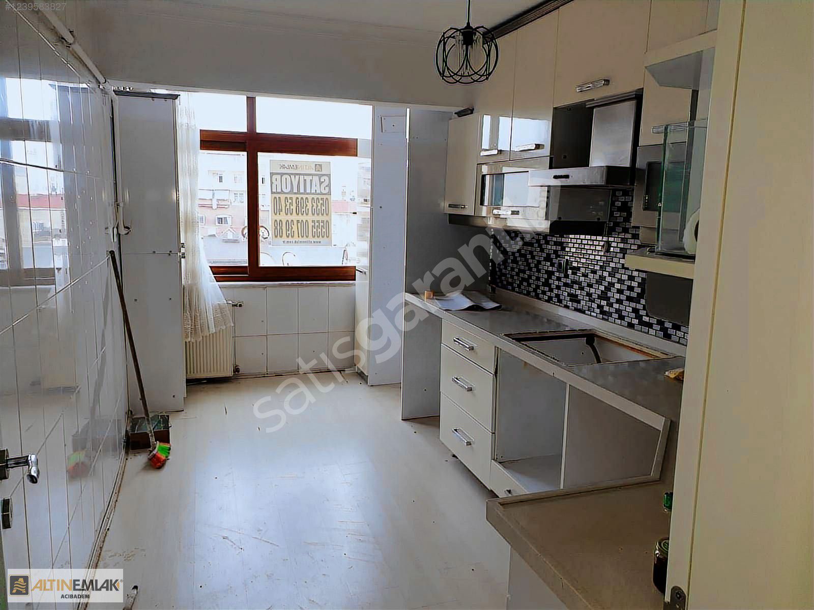 YEŞİLOVA MAHALLESİNDE,METROBÜSE YÜRÜME MESAFESİNDE,105M2 NET,3+1