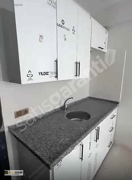 MERKEZİ KONUMDA SATILIK 1+1 DAİRE