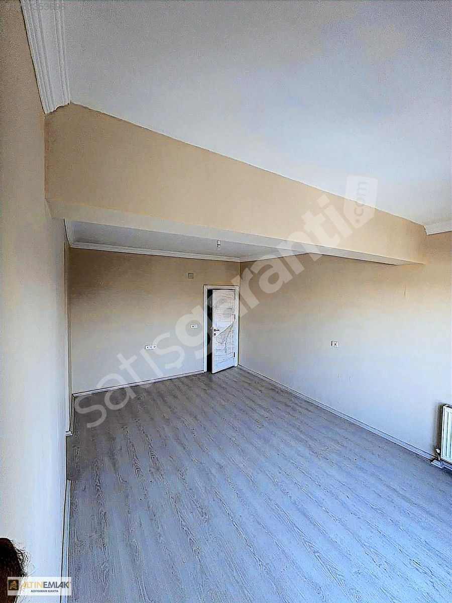 ALTIN EMLAK'TAN KİRALIK MERKEZİ KONUMDA 2+1 DAİRE