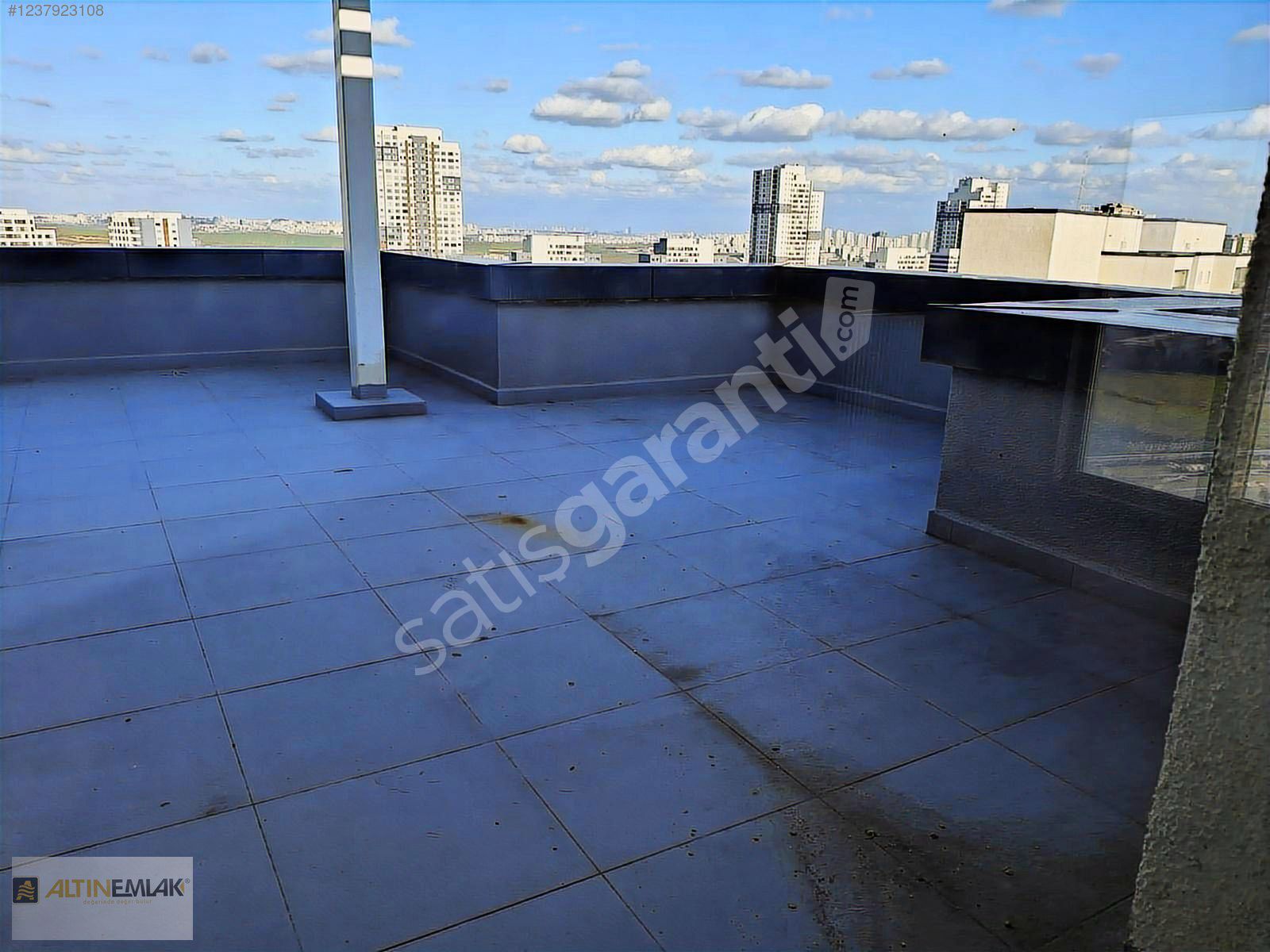 BAHÇEKENT FLORA SİTESİNDE PARK CEPHELİ 3+1 SATILIK DAİRE