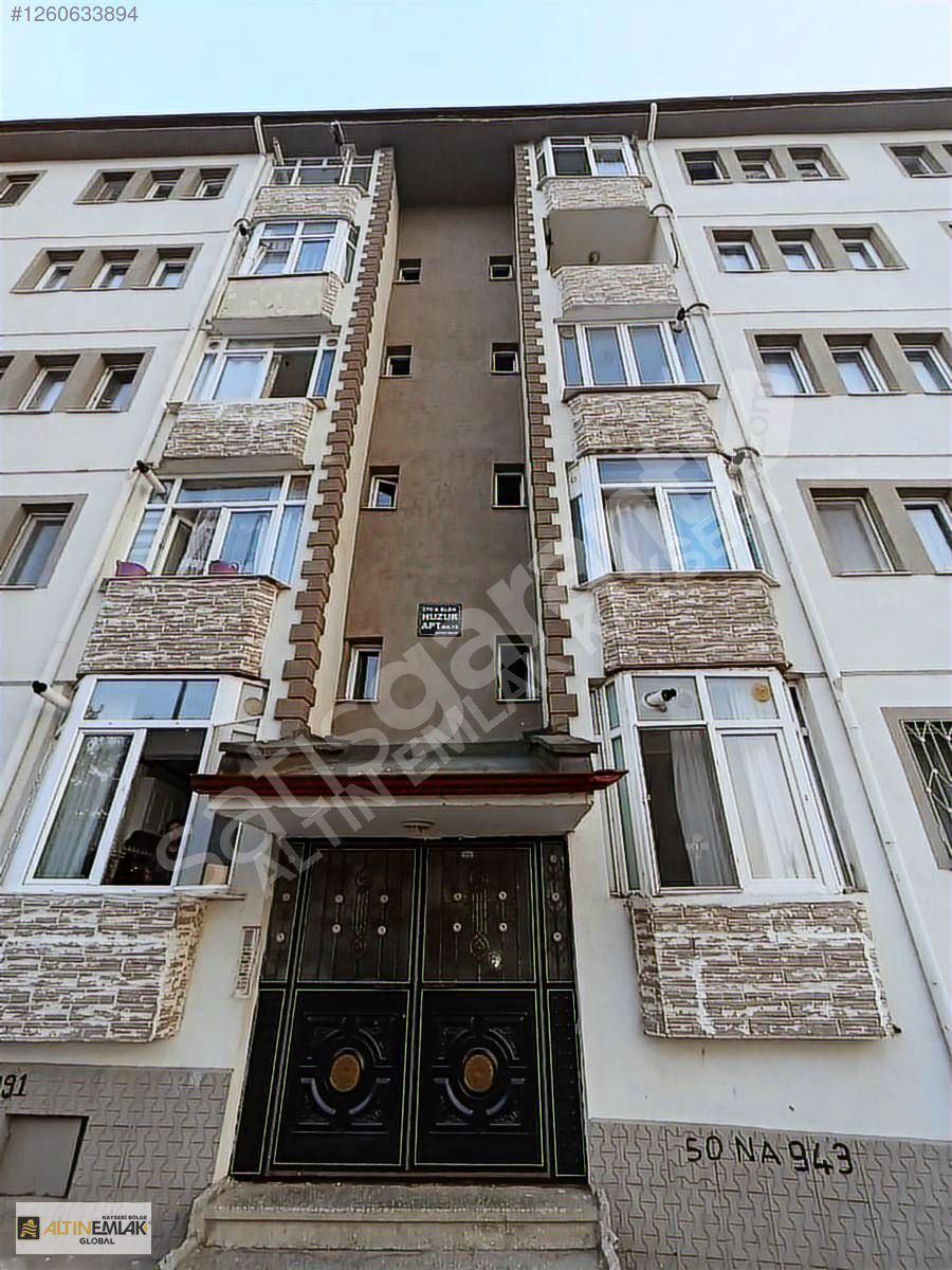 2000 Evler Mahallesi'nde Şahane Konumda Acill Satılık 4+1