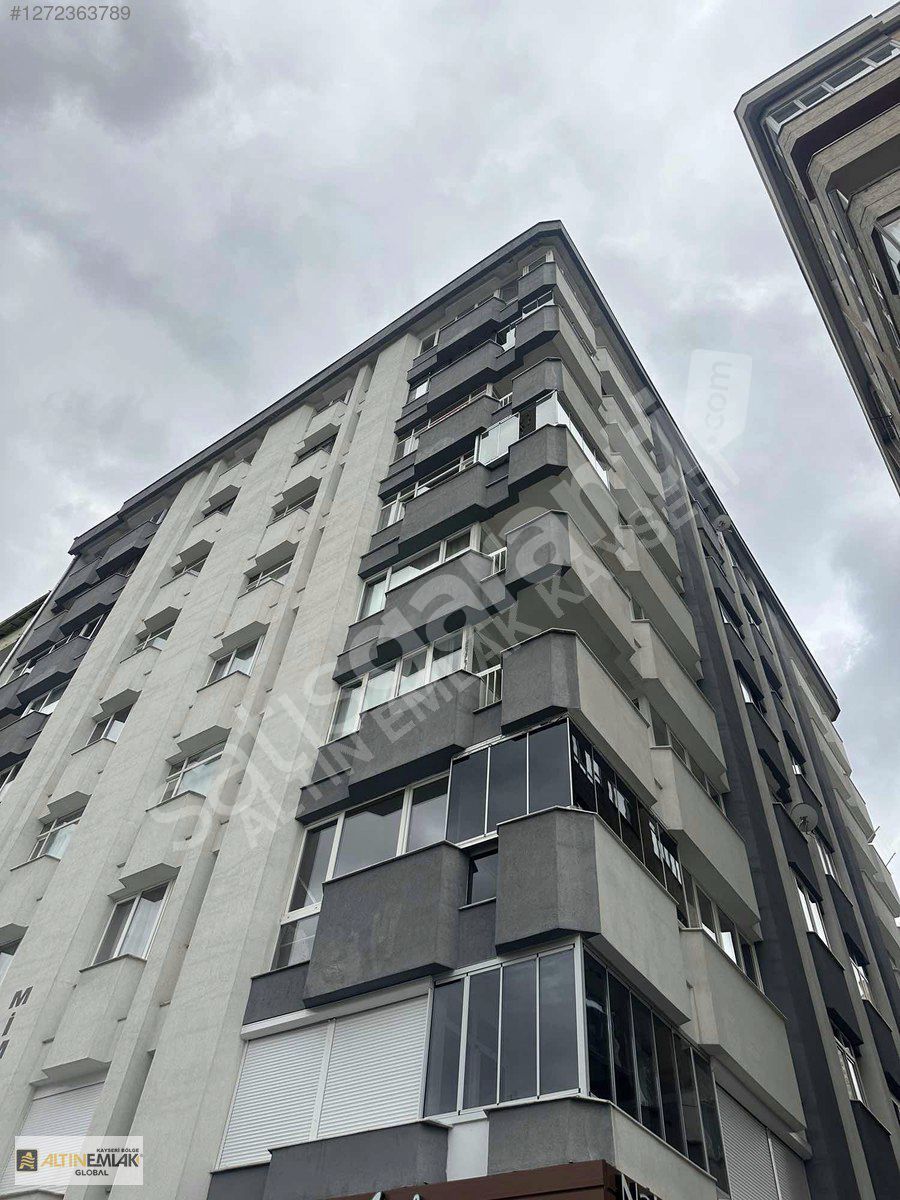 ALTIN EMLAKTAN CADDE ÜSTÜNDE 3+1 GENİŞ DAİRE