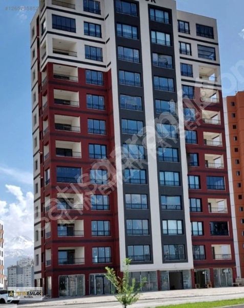 Saray bosnada Geniş Kullanım Alanlı Gerçek 4+1