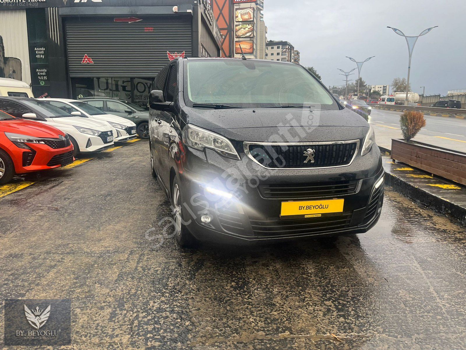 EXPER TRAVELLER OTOMOBİL RUHSATLI 8+1