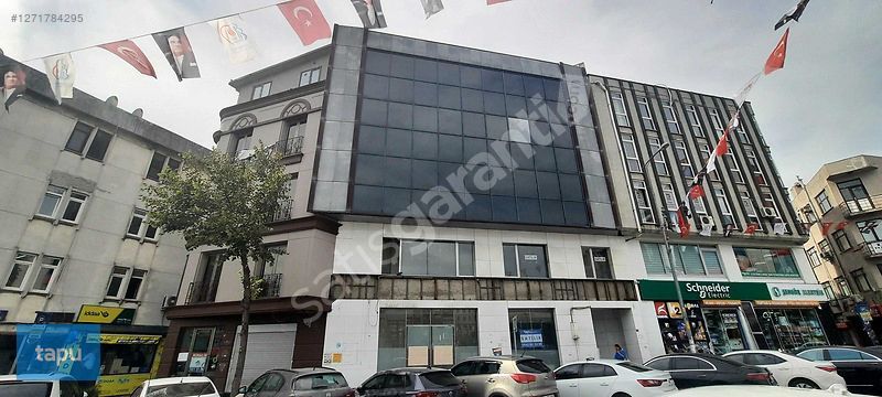 Bayrampaşa Abdi İpekçi Caddesi'nde 6 Katlı Ticari Bina