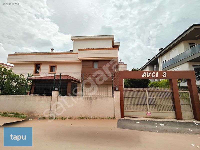 Kepez Altınova Orta Mahallesi'nde 2 Katlı Villa