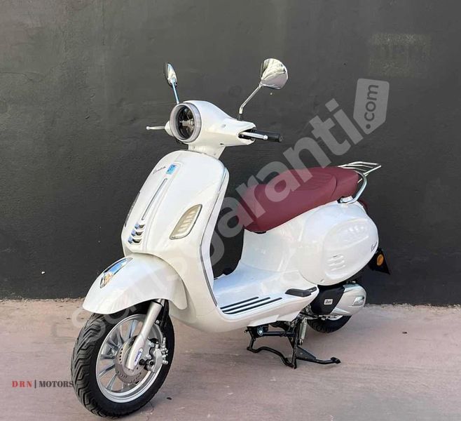 DRN MOTORS-BOYASIZ TRAMERSİZ VESPA LOGOLU 125 Cc