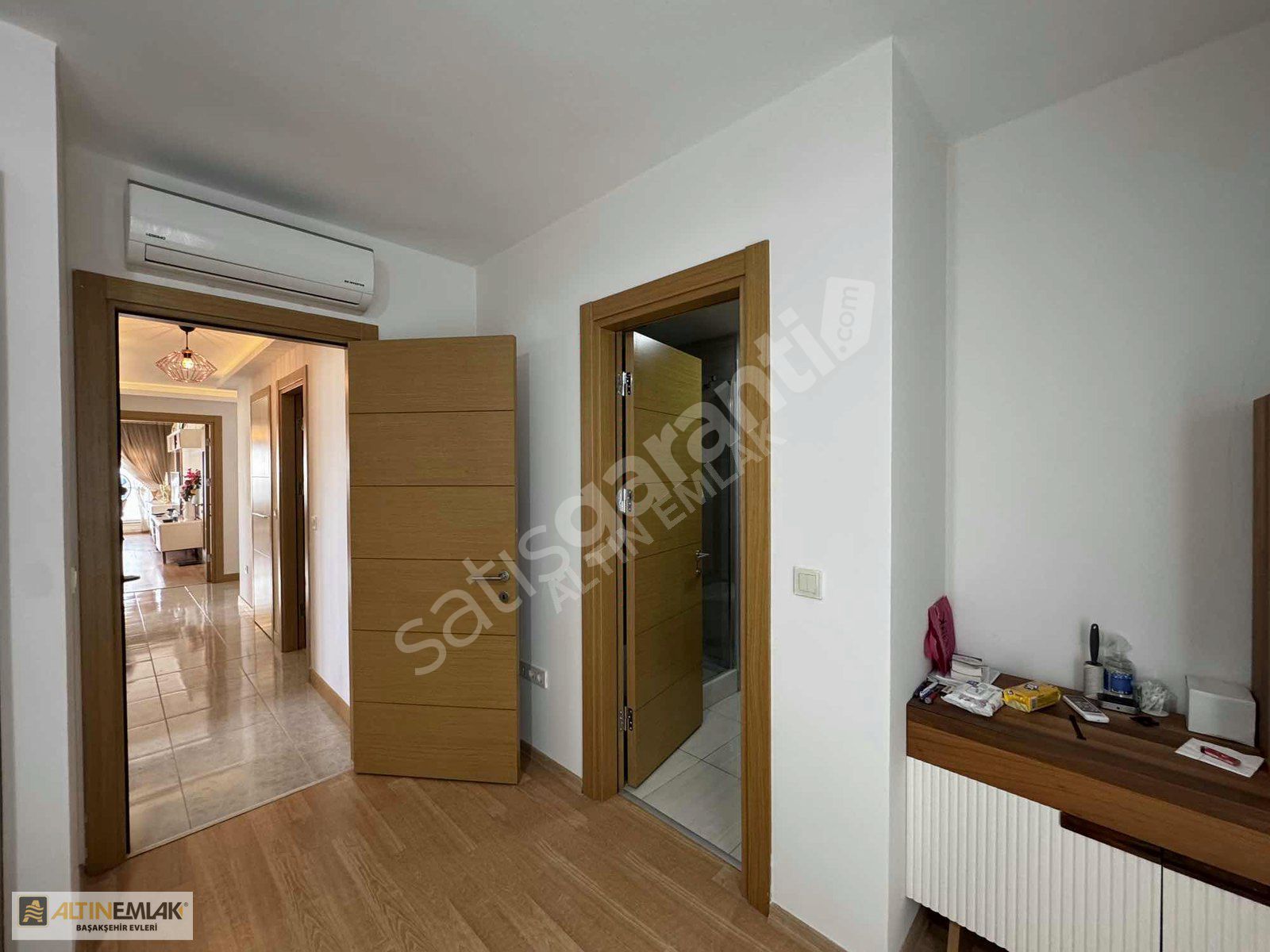 BAŞAKŞEHİR VADİYAKA 3 CEPHALI BOŞ SATILIK DAİRE