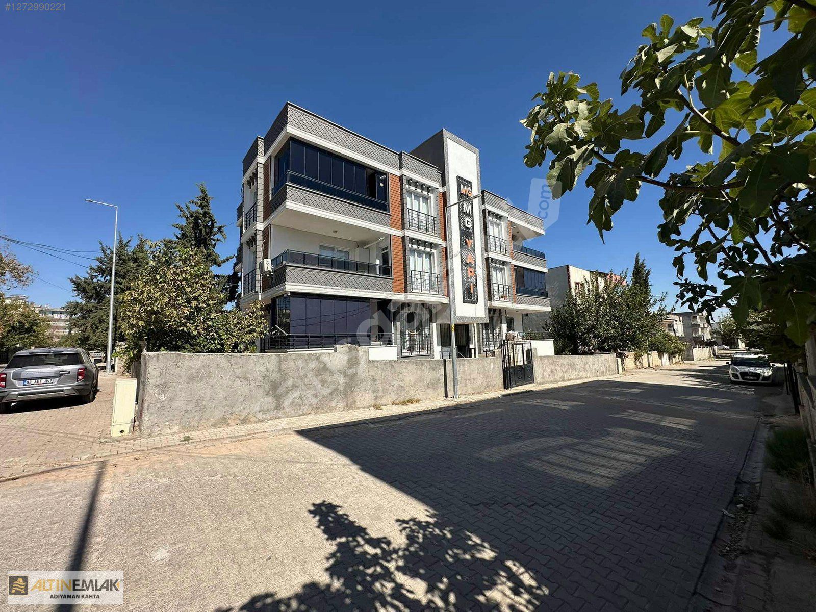 GİRNE 2+1 LÜX AZ KATLI DAİRE