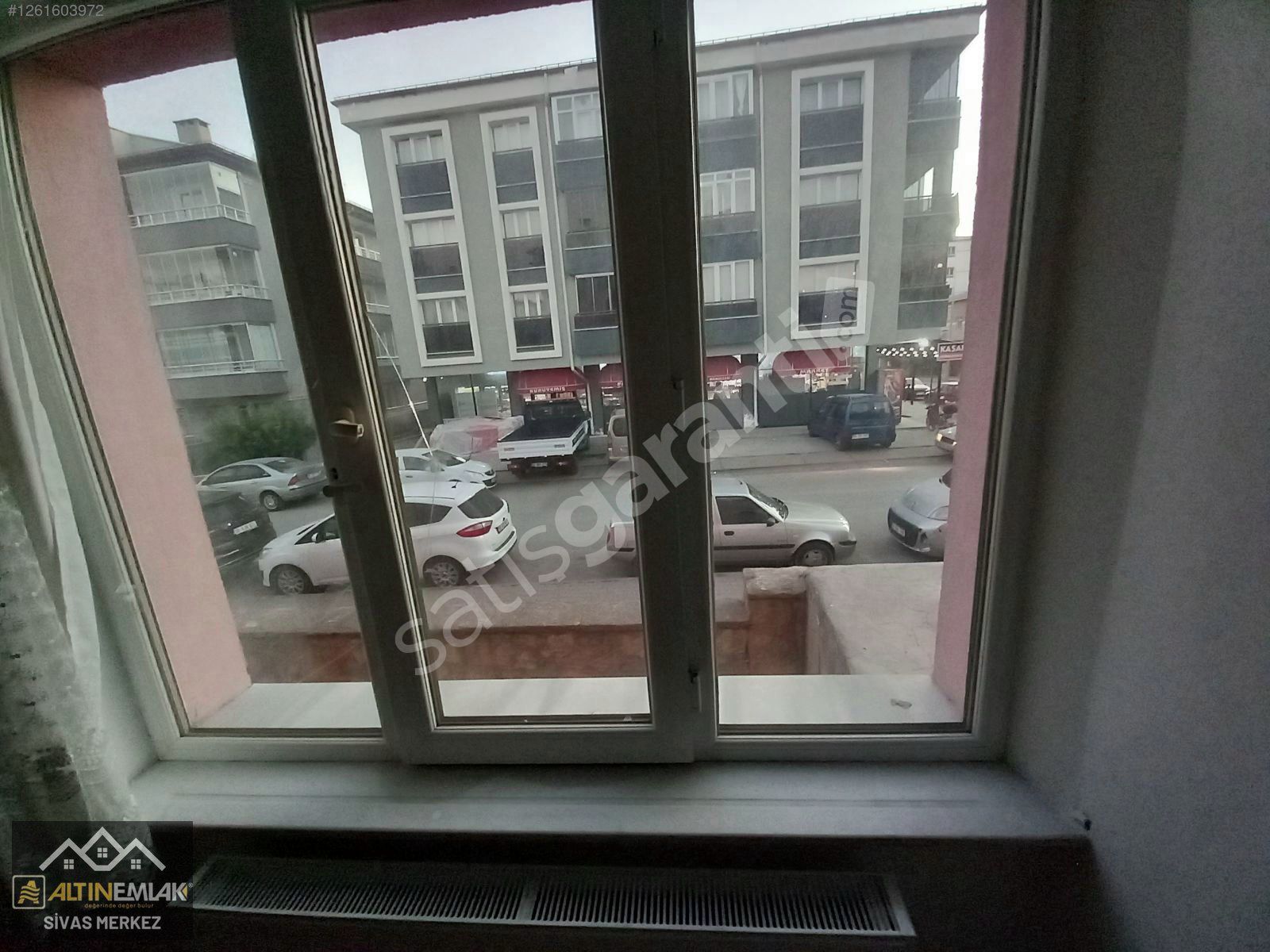EMEK MAHALLESİ CADDE ÜZERİNDE 2,5+1 SATILIK DAİRE
