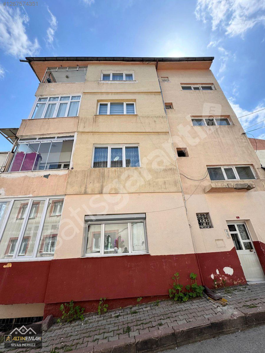 ALTIN EMLAK'TAN ALTUNTABAK'DA KİRALIK ARA KAT 3+1 DAİRE